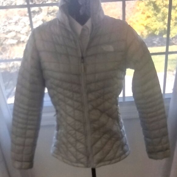 North Face Gray Slim-Fit ThermoBall Jacket Small - Picture 3 of 7